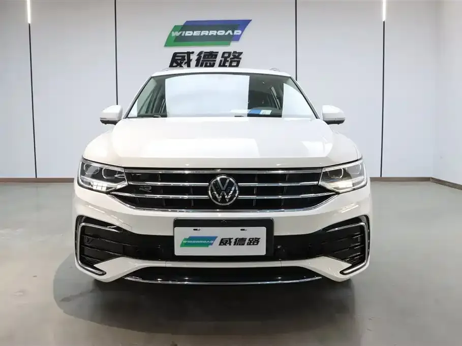 Volkswagen Tiguan L — фото 2