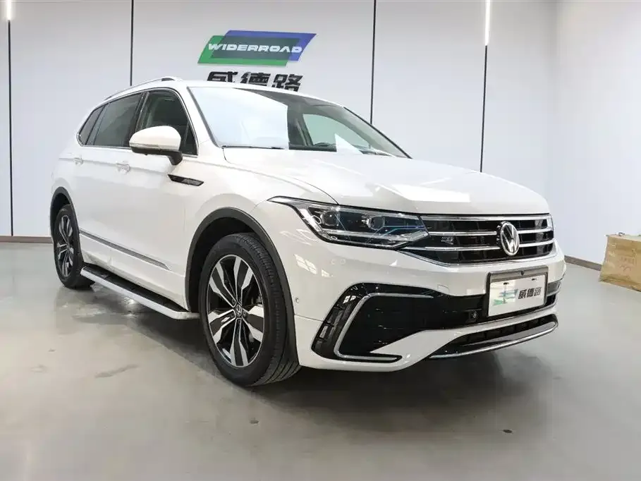 Volkswagen Tiguan L — фото 3