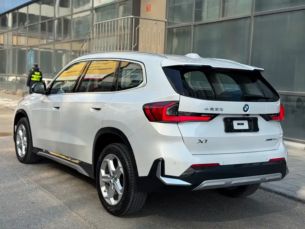 BMW X1 — фото 10