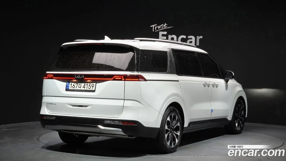 Kia Carnival — фото 7