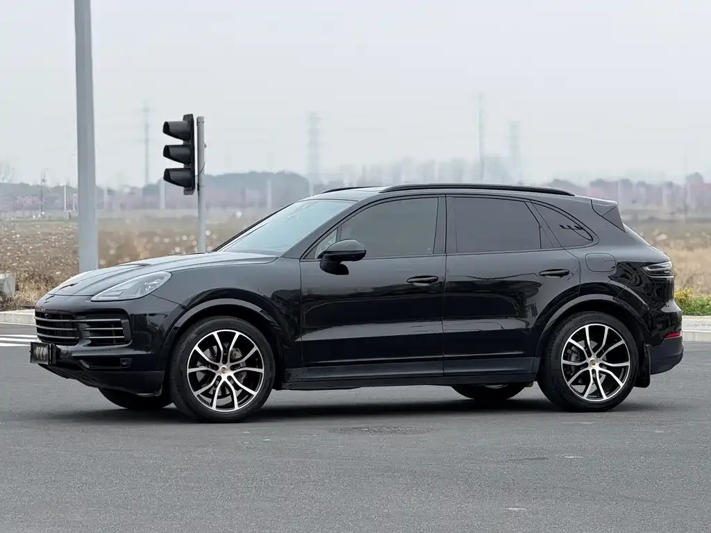 Porsche Cayenne Hybrid — фото 1