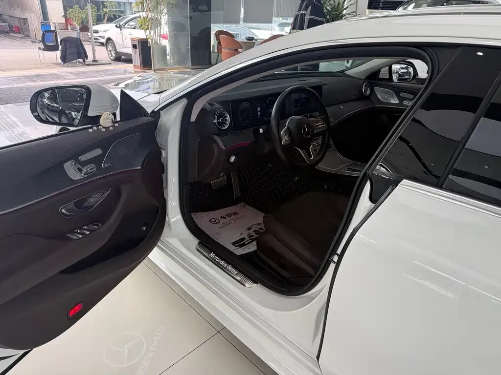 Mercedes-Benz CLS — фото 2