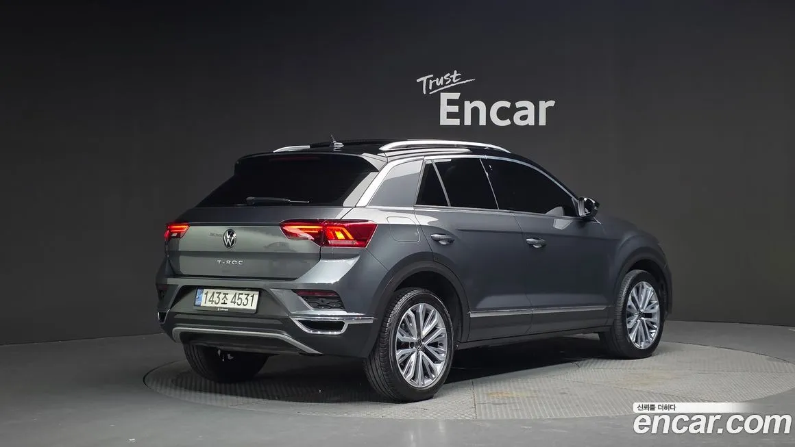 Volkswagen T-Roc — фото 7