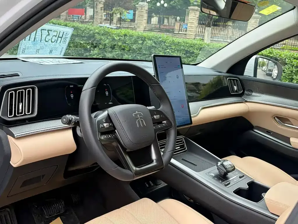 BYD L DM-i — фото 6