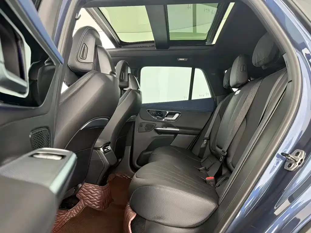 Mercedes-Benz EQE SUV — фото 8