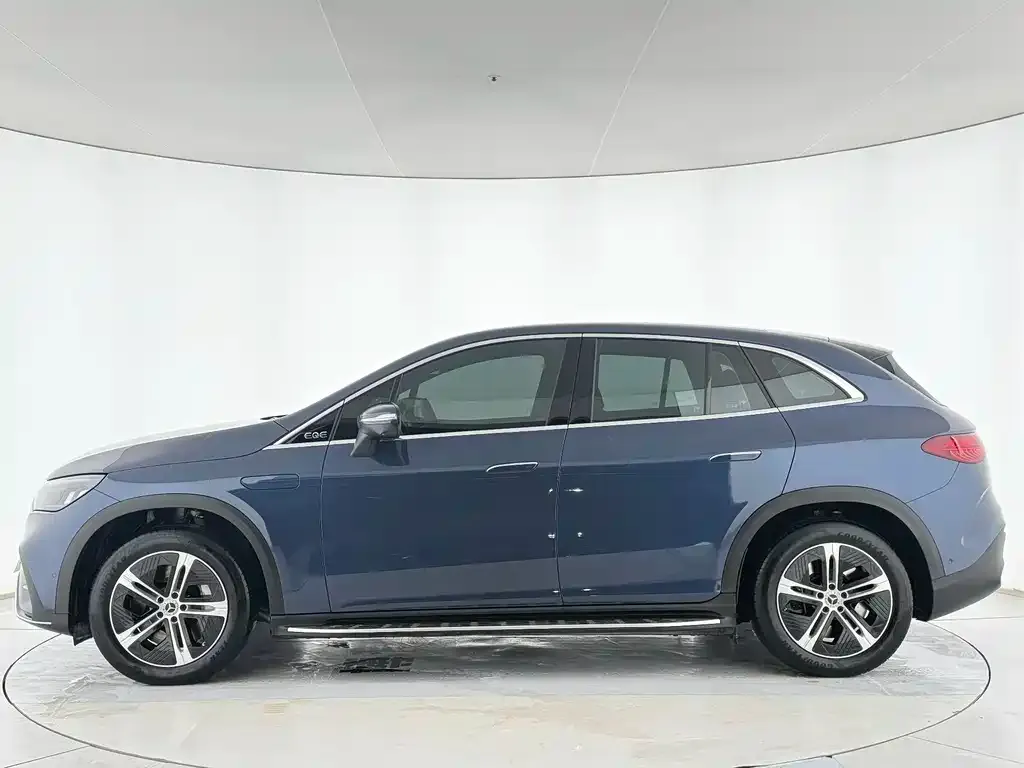 Mercedes-Benz EQE SUV — фото 4