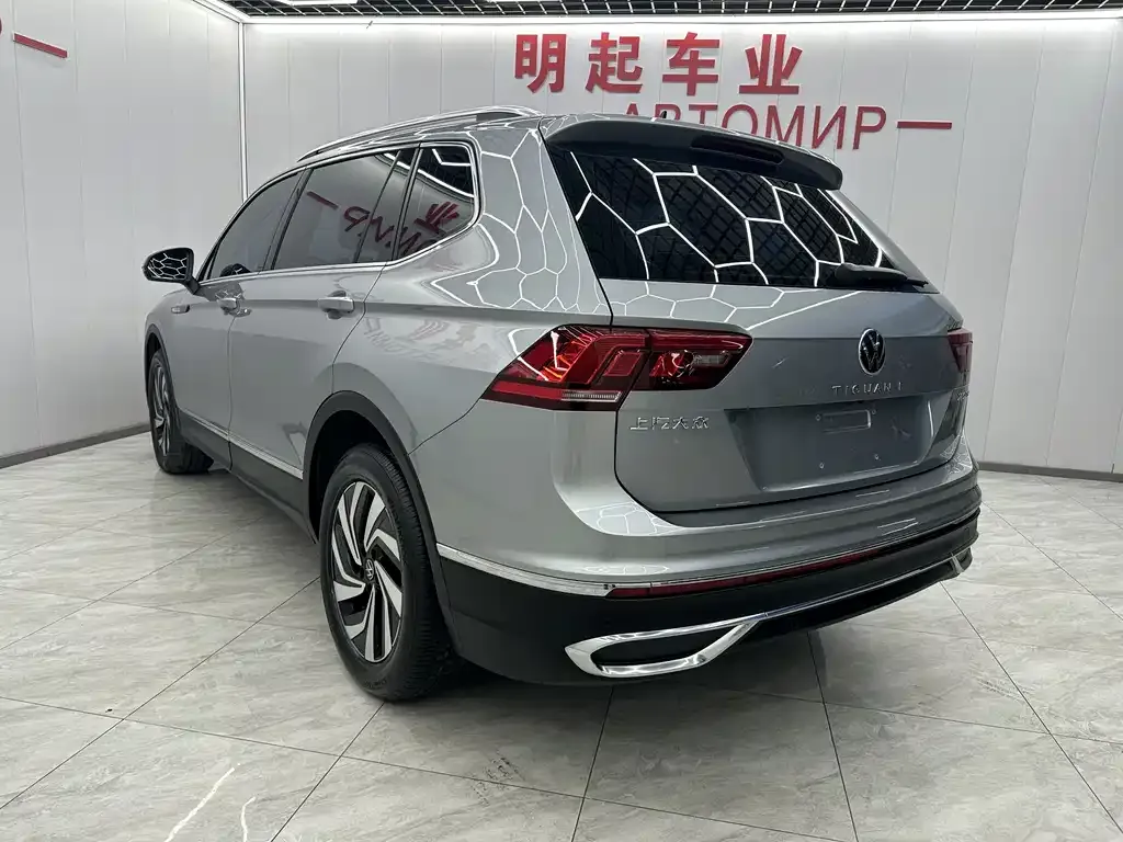 Volkswagen Tiguan L — фото 6