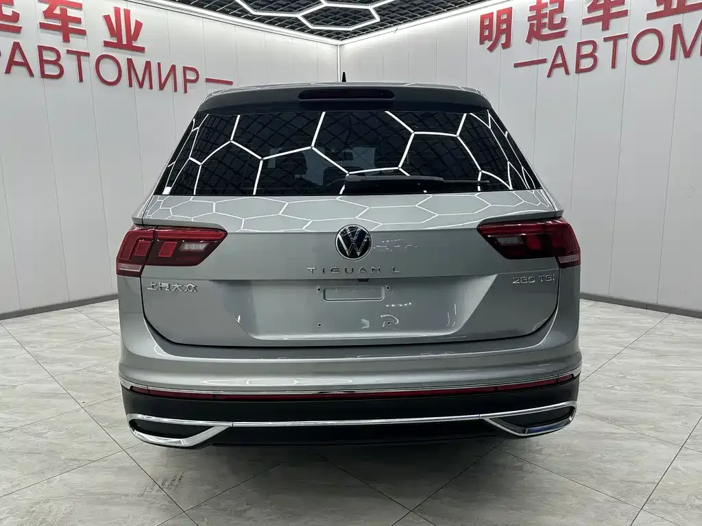Volkswagen Tiguan L — фото 7