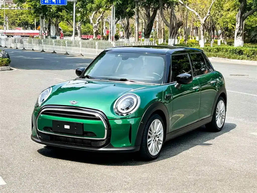 MINI Cooper (3-door) — фото 1