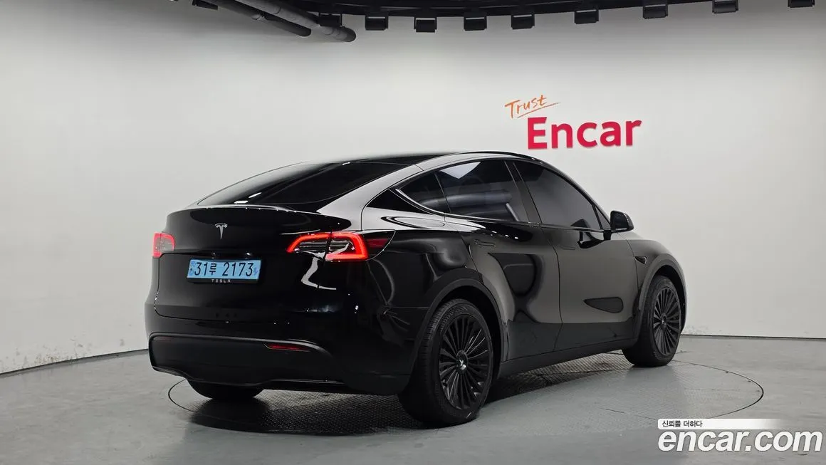 Tesla Model Y — фото 2