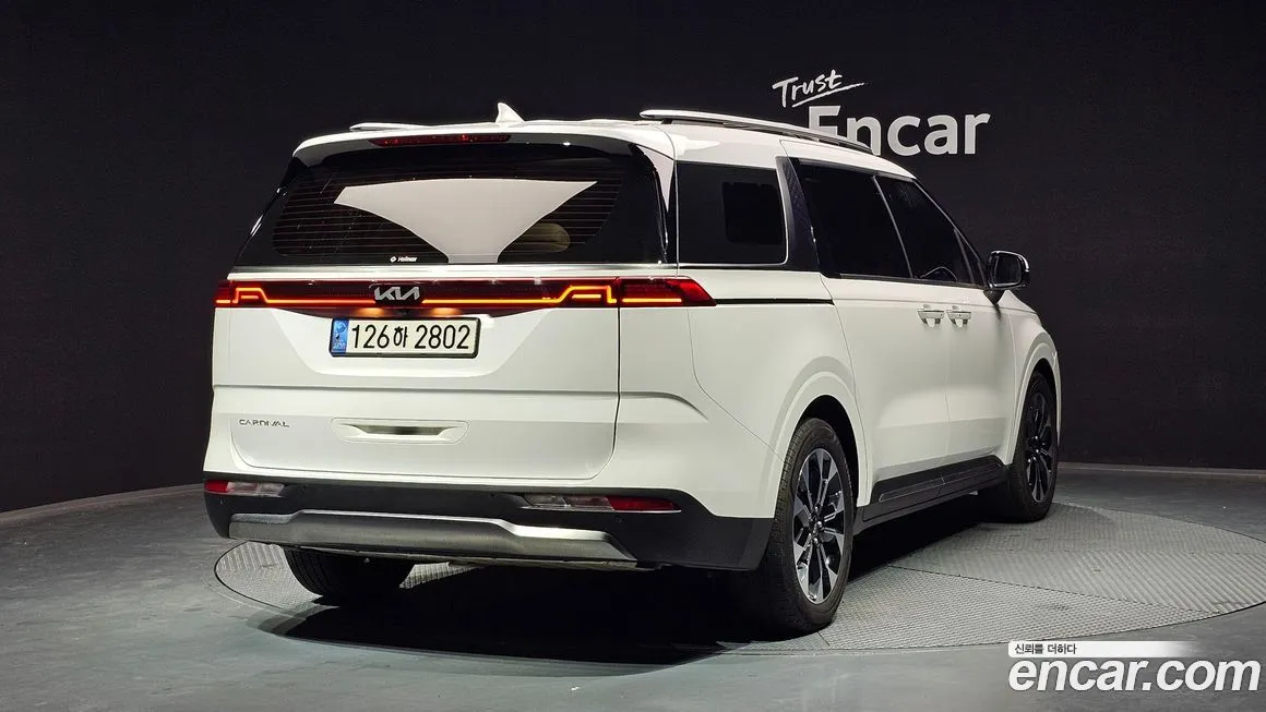 Kia Carnival — фото 4