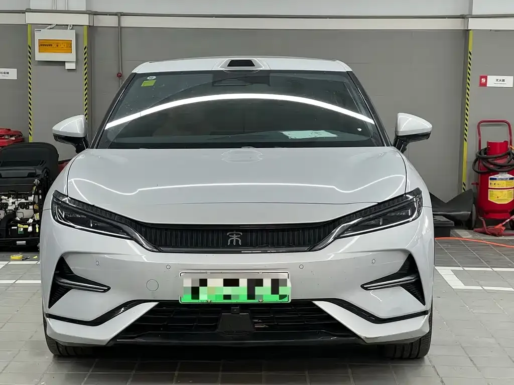 BYD L EV — фото 10