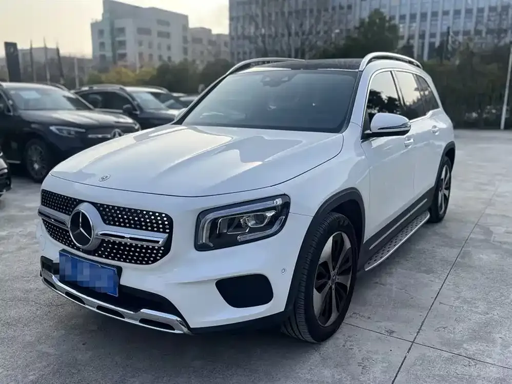 Mercedes-Benz GLB — фото 1