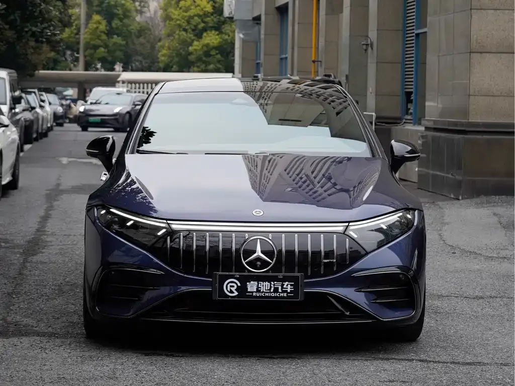 Mercedes-Benz EQS AMG — фото 1