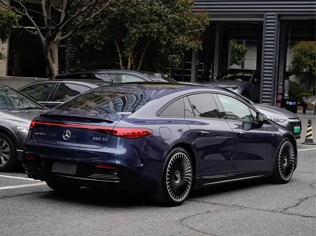 Mercedes-Benz EQS AMG — фото 4