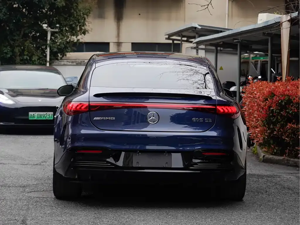 Mercedes-Benz EQS AMG — фото 3