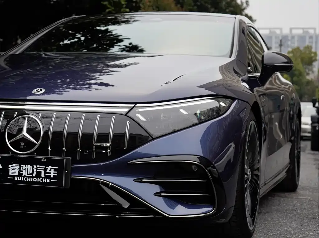 Mercedes-Benz EQS AMG — фото 7