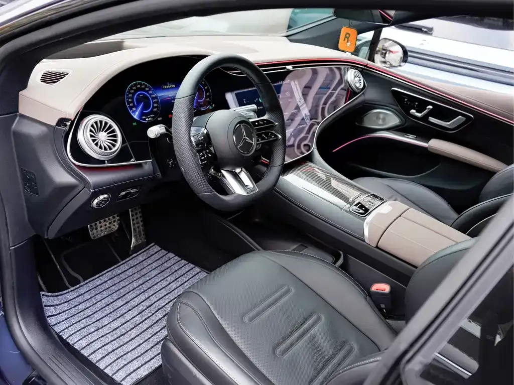 Mercedes-Benz EQS AMG — фото 5