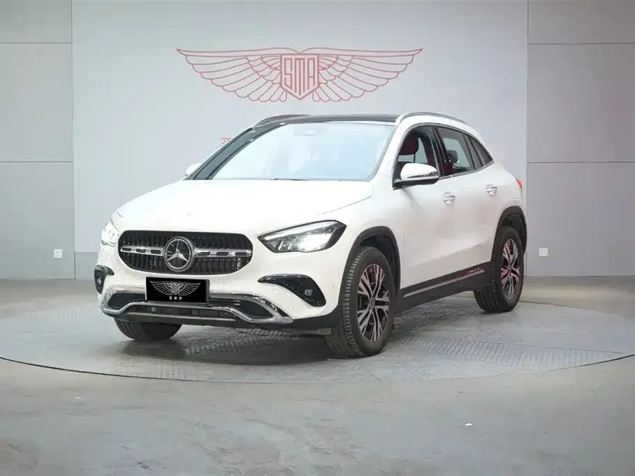 Mercedes-Benz GLA — фото 1