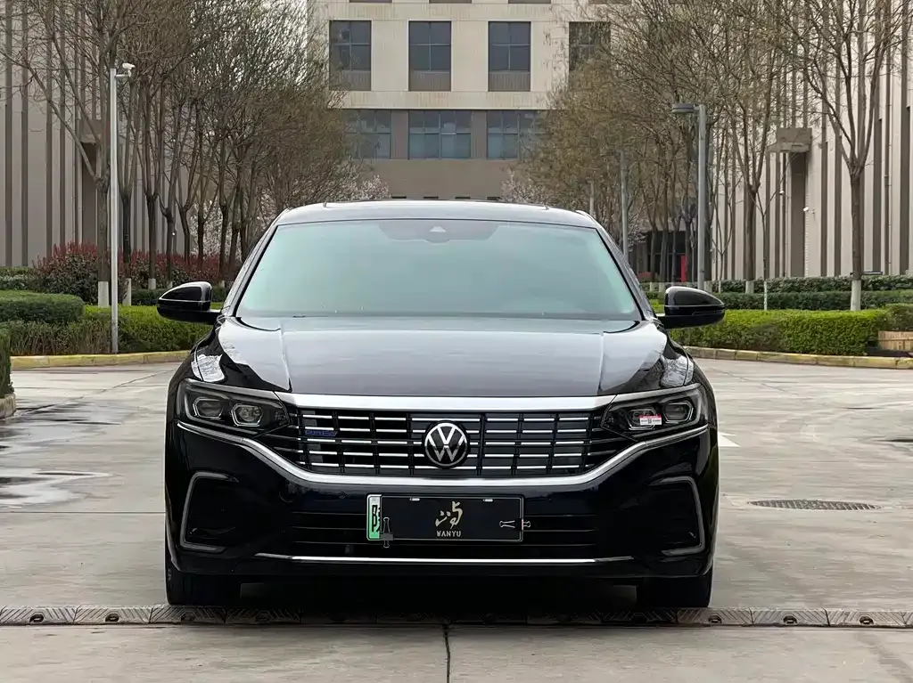 Volkswagen Passat New Energy — фото 3