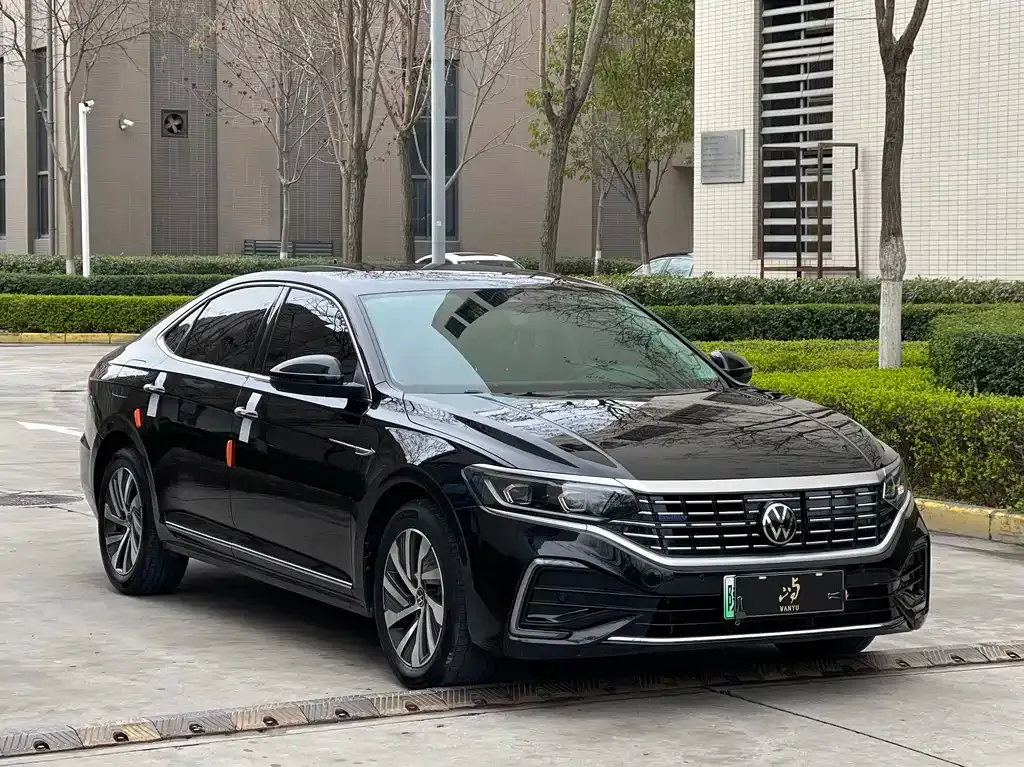 Volkswagen Passat New Energy — фото 8