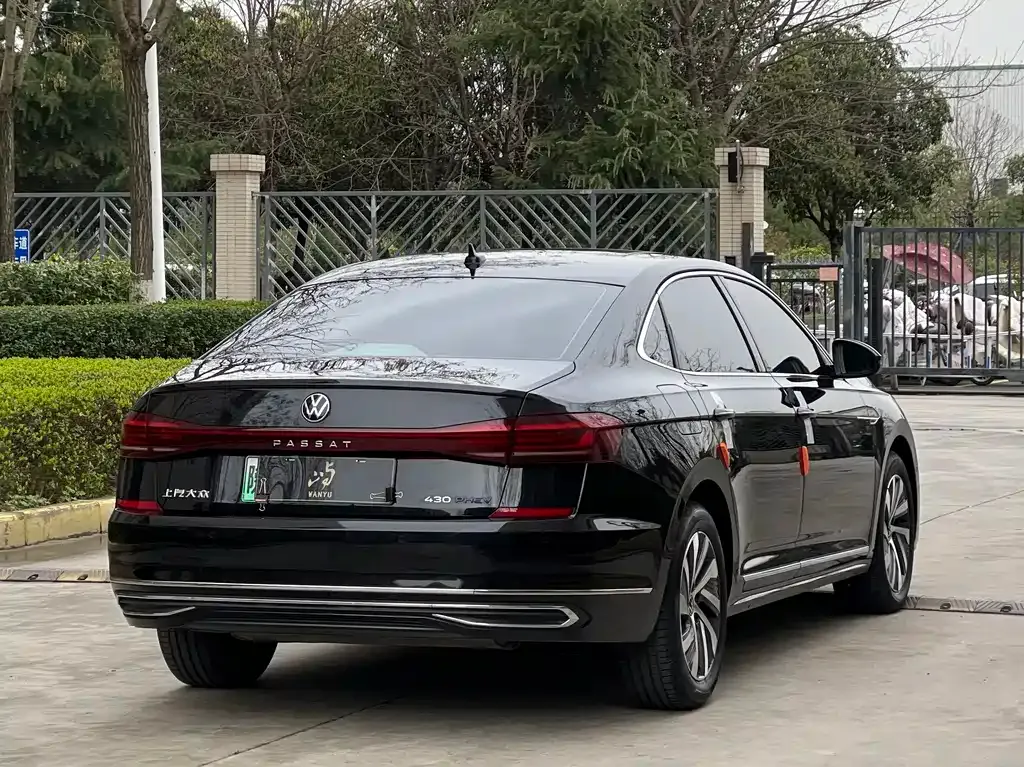 Volkswagen Passat New Energy — фото 9