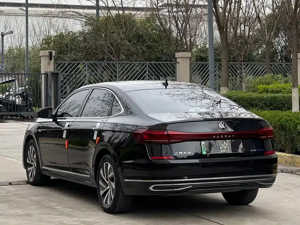 Volkswagen Passat New Energy — фото 10