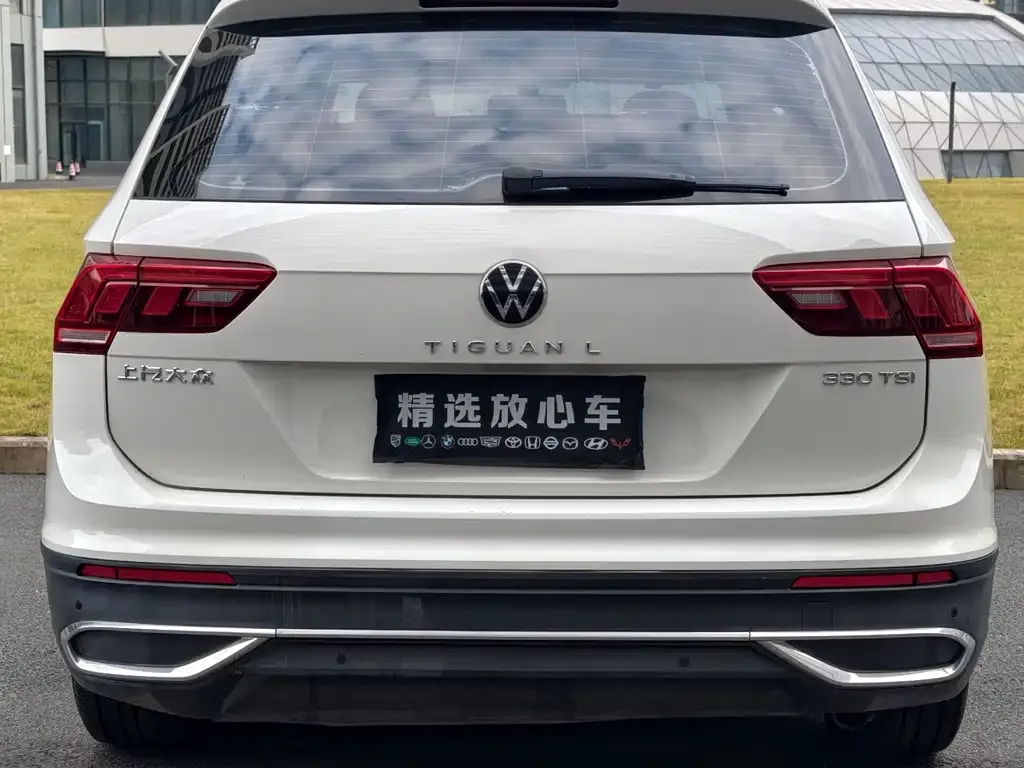 Volkswagen Tiguan L — фото 2