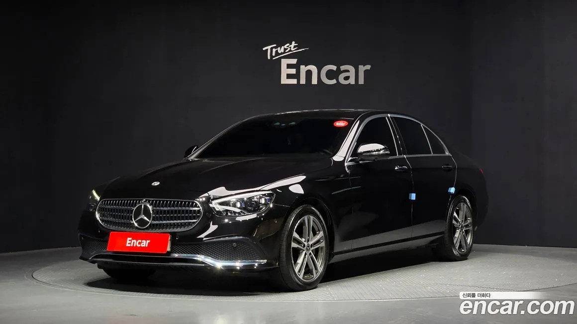 Mercedes-Benz E-Class — фото 1