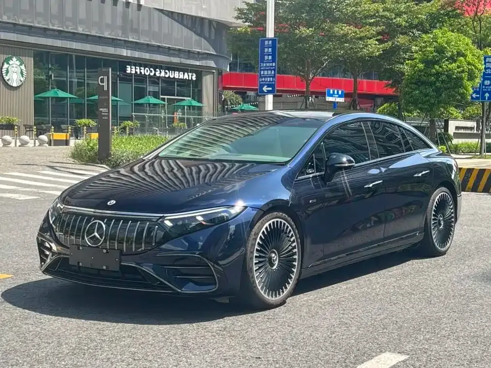 Mercedes-Benz EQS AMG — фото 1