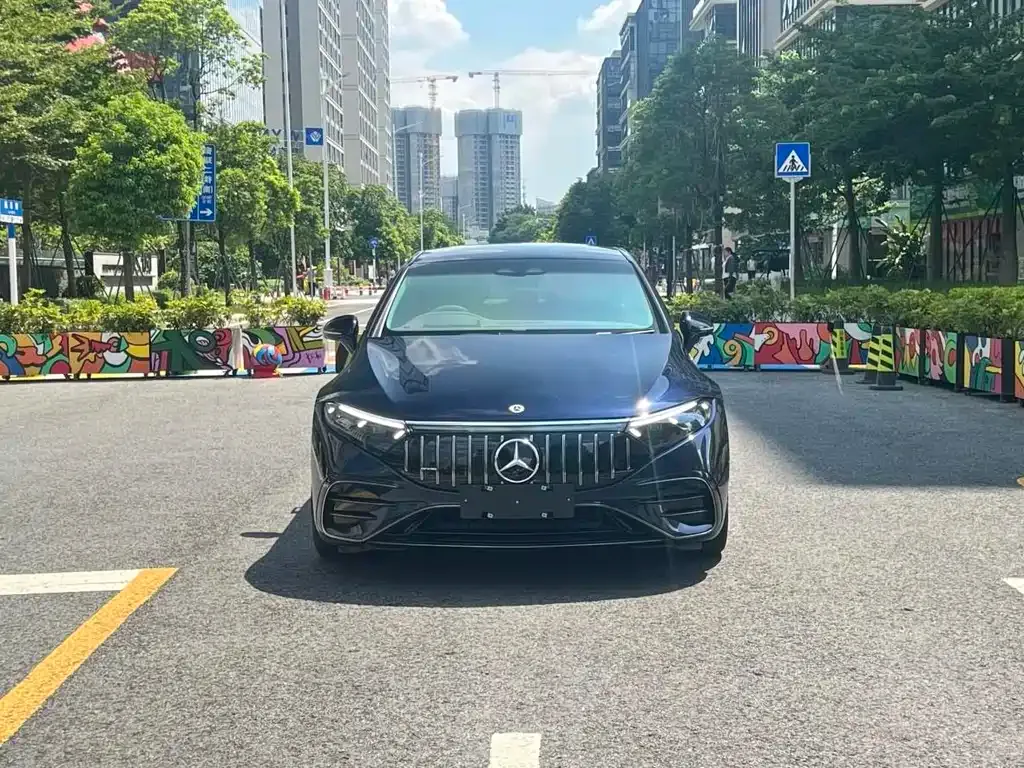 Mercedes-Benz EQS AMG — фото 3