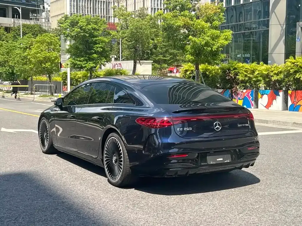Mercedes-Benz EQS AMG — фото 6