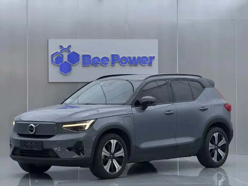 Volvo XC40 NEV — фото 1