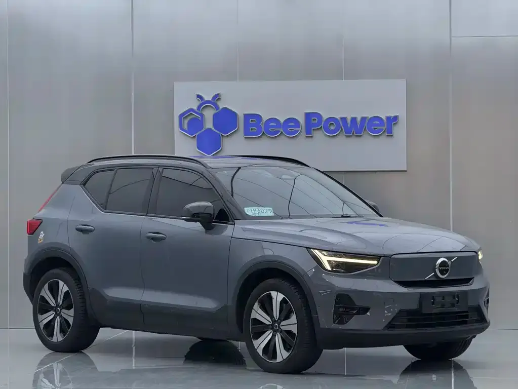 Volvo XC40 NEV — фото 5