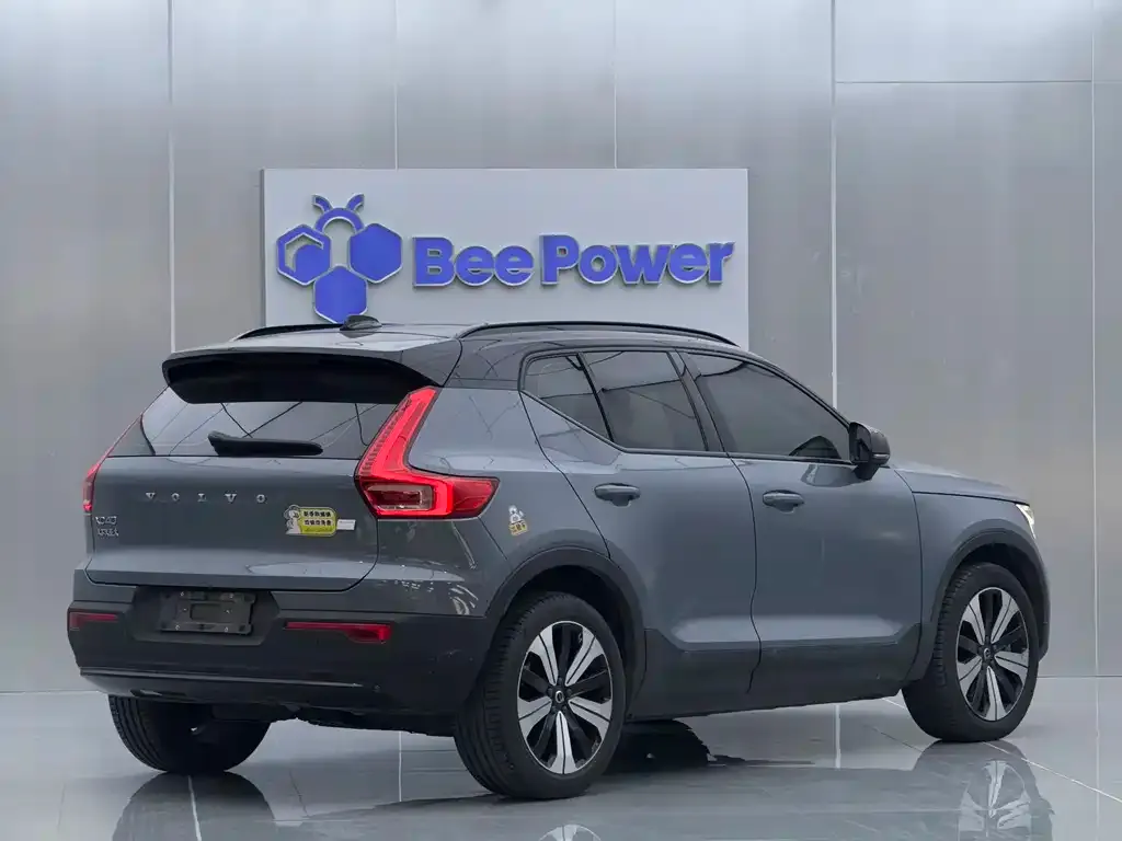 Volvo XC40 NEV — фото 4