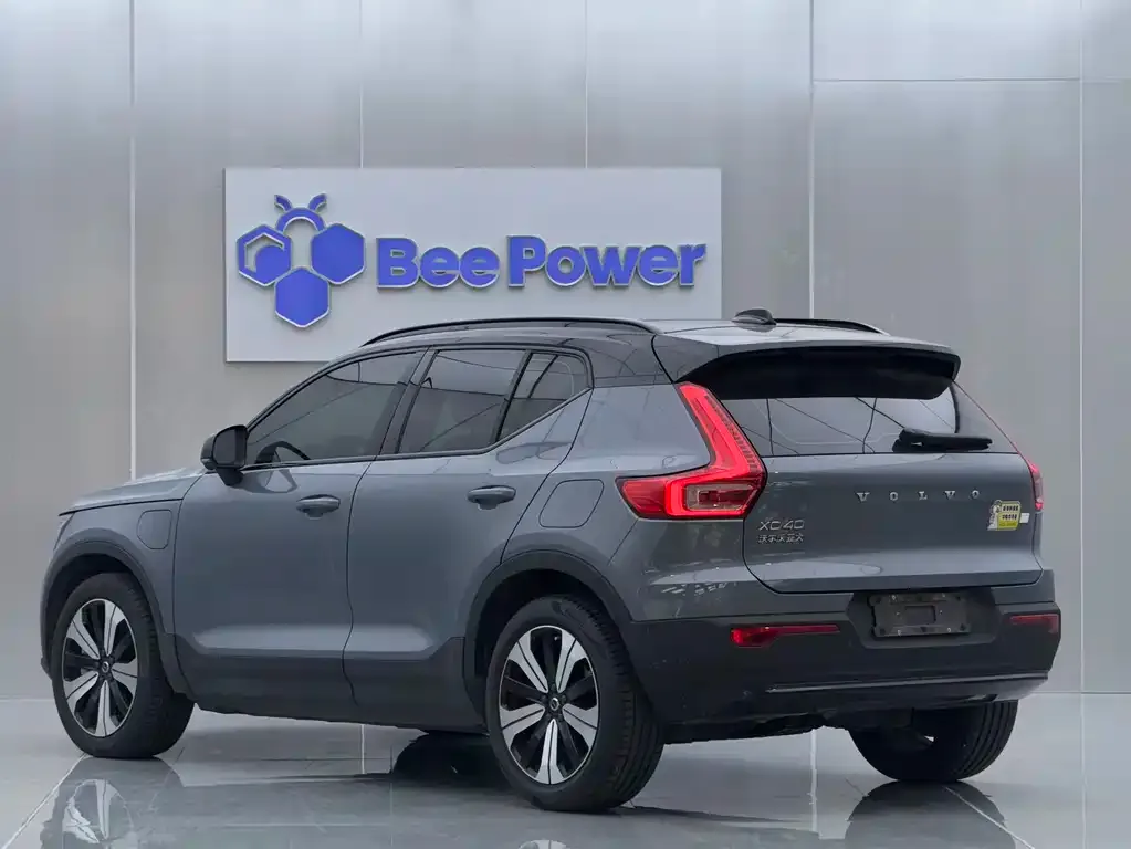 Volvo XC40 NEV — фото 2