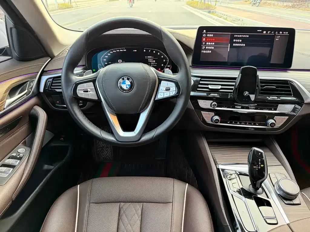 BMW 5 Series — фото 5