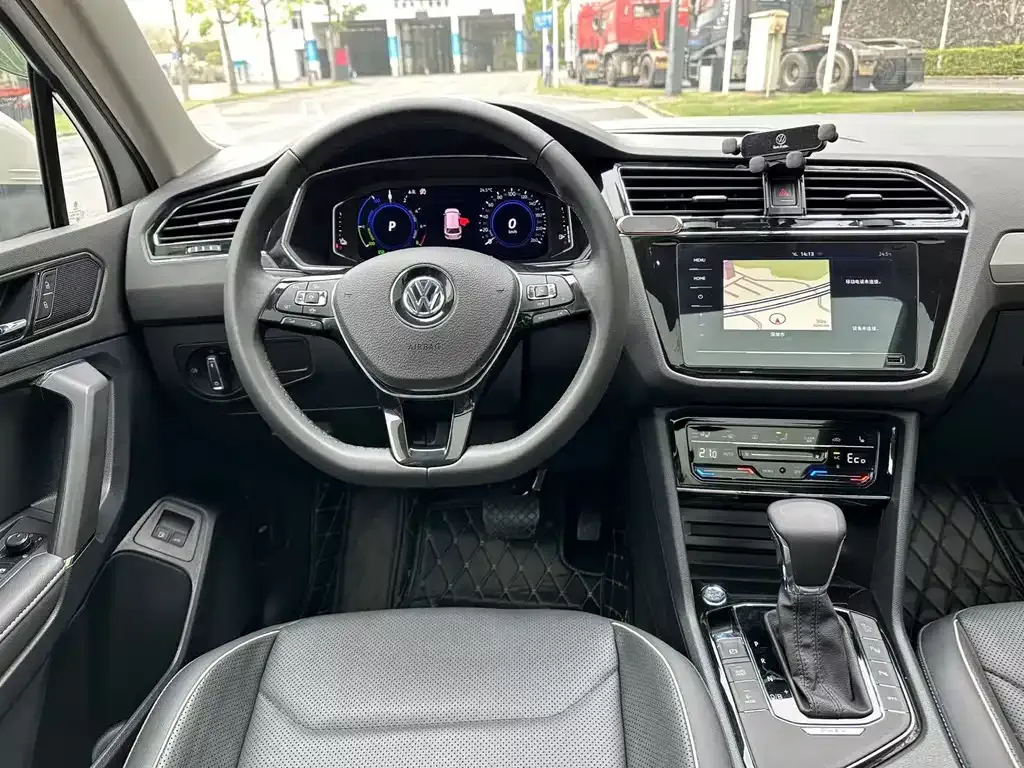 Volkswagen Tiguan L New Energy — фото 9