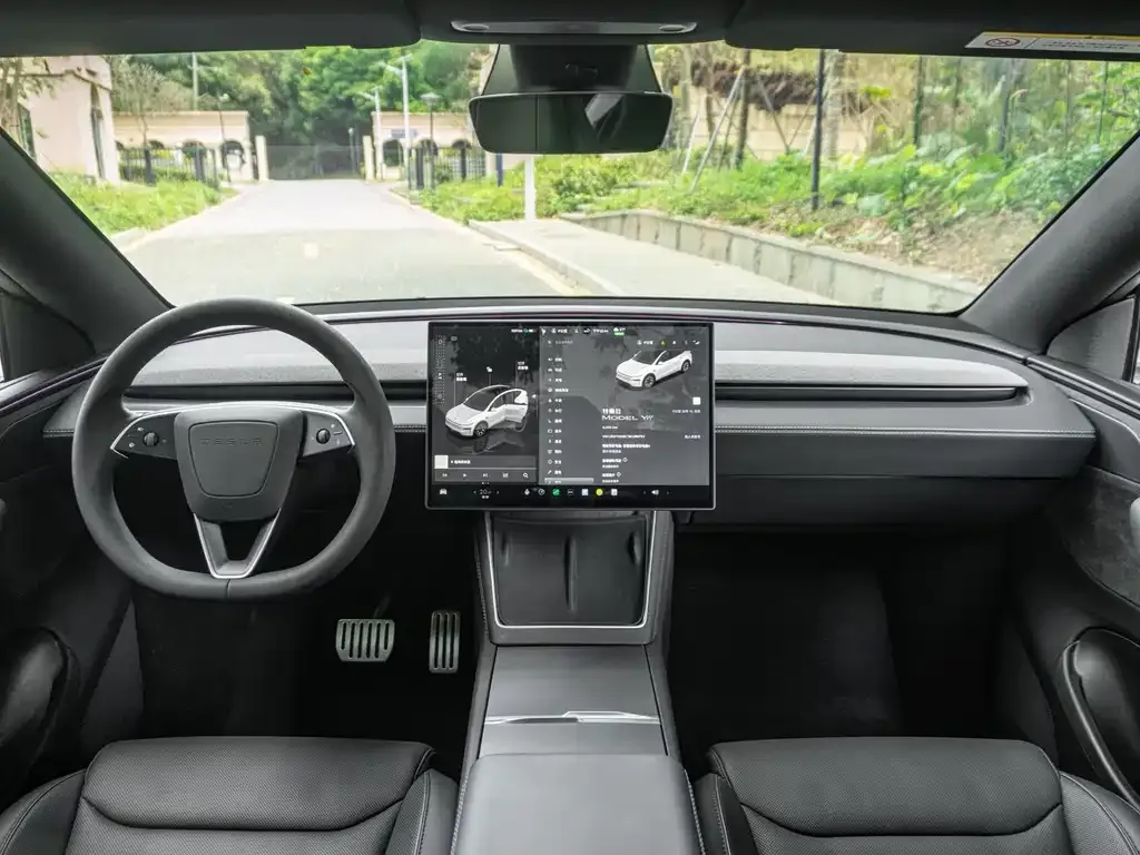Tesla Model Y L — фото 3