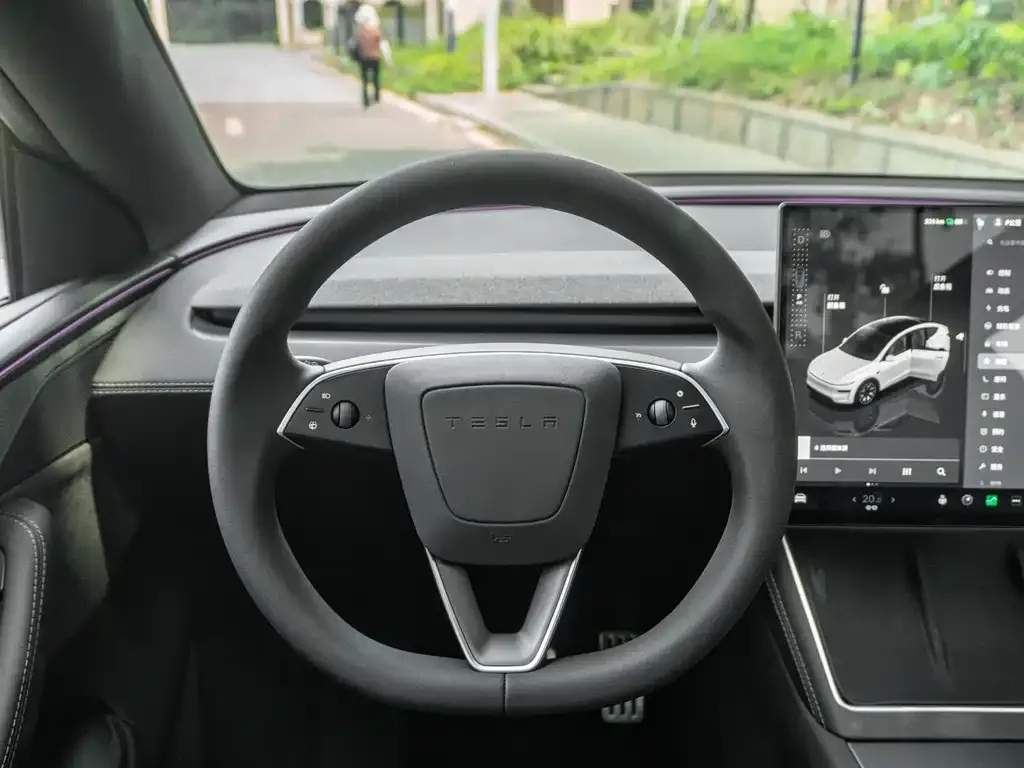 Tesla Model Y L — фото 2