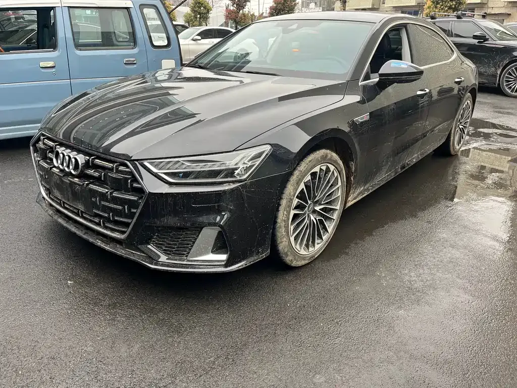 Audi A7L — фото 1