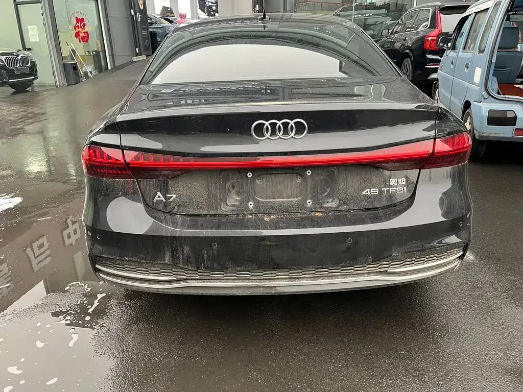 Audi A7L — фото 9