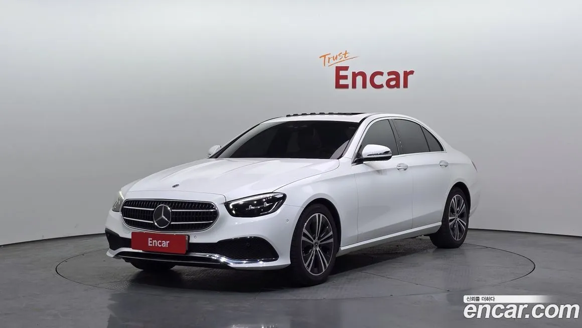 Mercedes-Benz E-Class — фото 1
