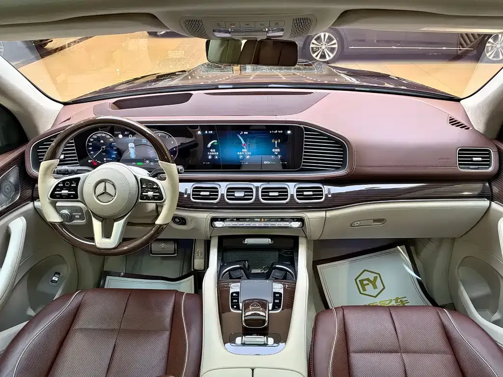 Mercedes-Benz GLS — фото 10