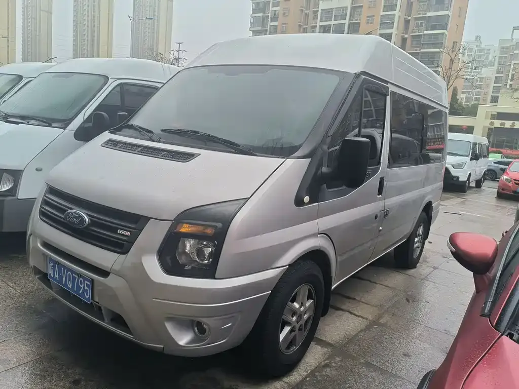 Ford Transit Custom — фото 1