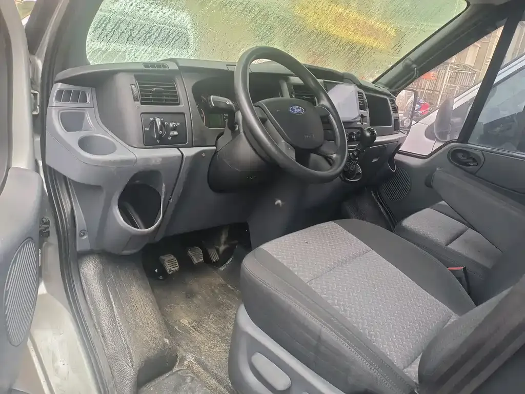 Ford Transit Custom — фото 10
