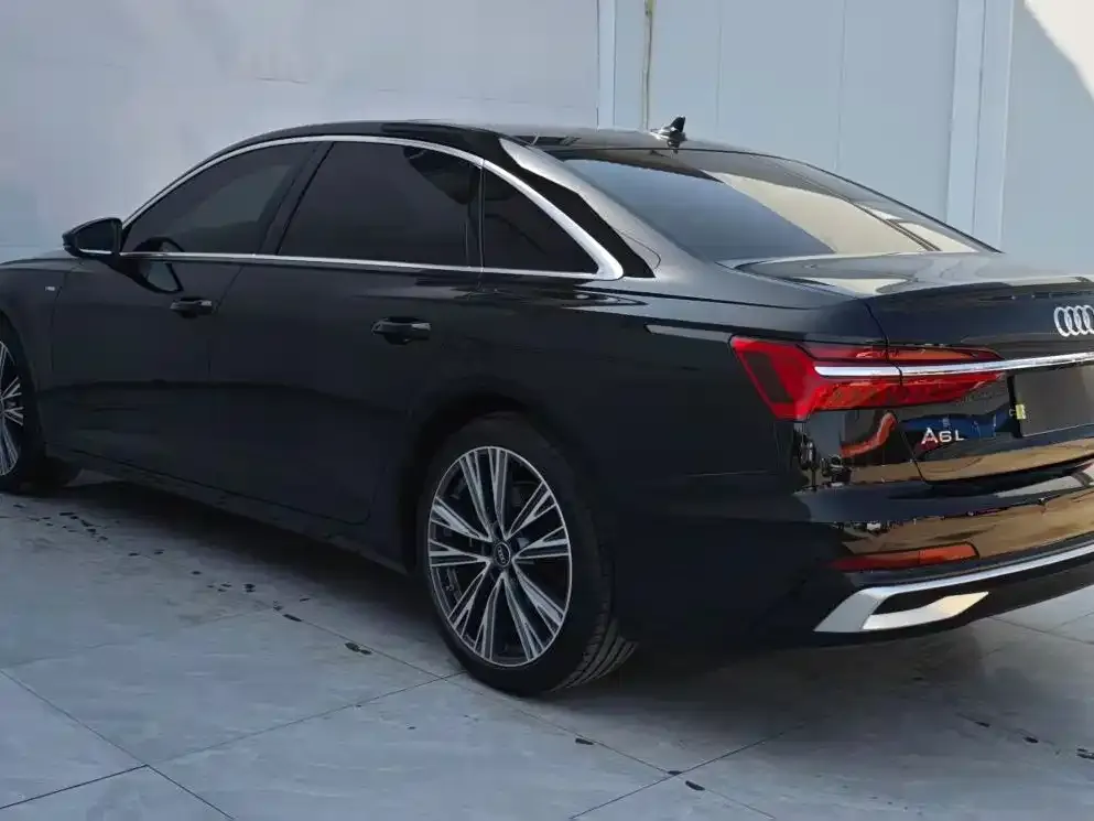 Audi A6L — фото 9