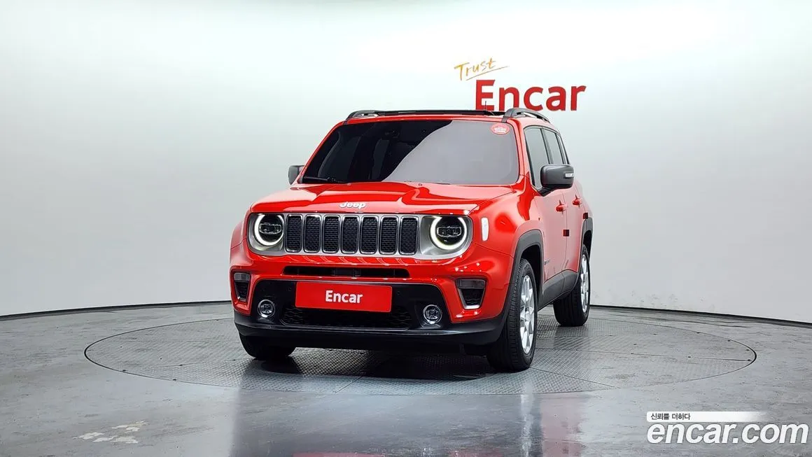 Jeep Renegade — фото 7