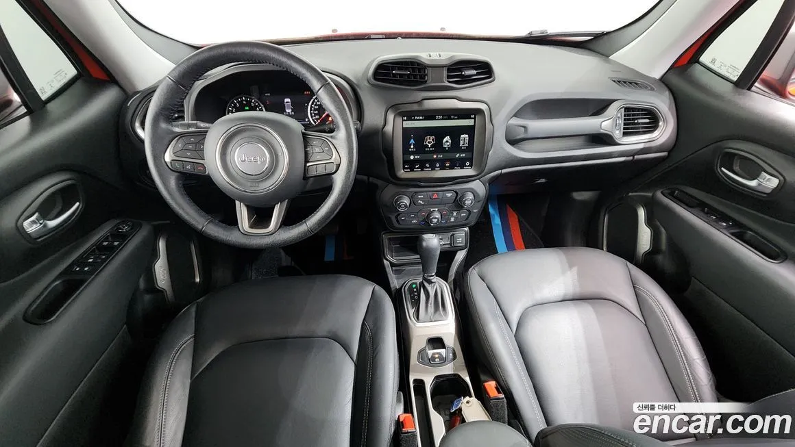 Jeep Renegade — фото 2