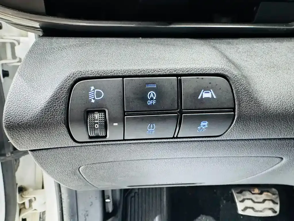Hyundai Elantra — фото 6